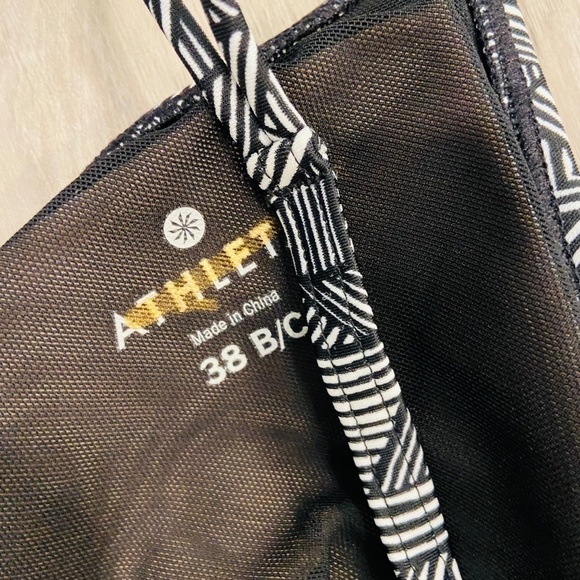 Athleta Laguna Criss Cross Bikini Top 38B/C NWOT - Picture 3 of 4